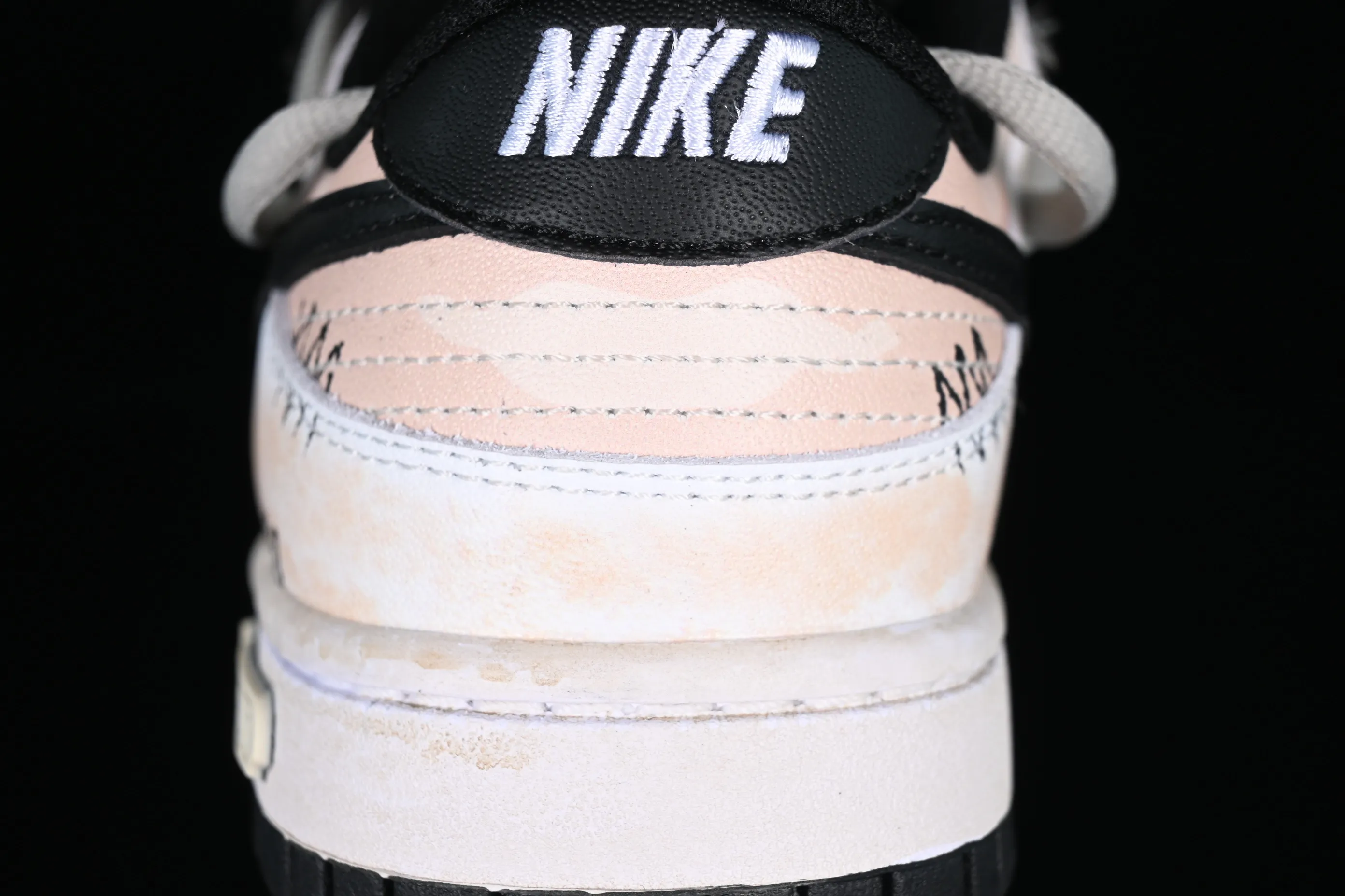 All Categories Nk SB Dunk Series Nk SB Dunk Low Low-top sneakers Customized large box Nk Dunk Low DaVinci custom Robinson SB strappy low-top casual sneakers CW1590-100